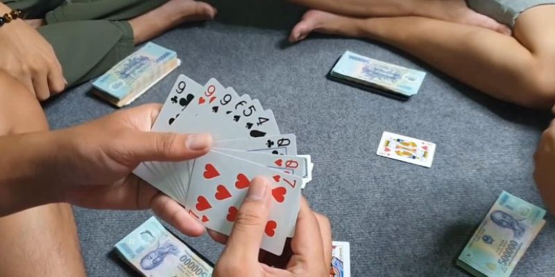 Theo luật chơi bài Phỏm, ván bài có 4 người là ván chơi phù hợp nhất